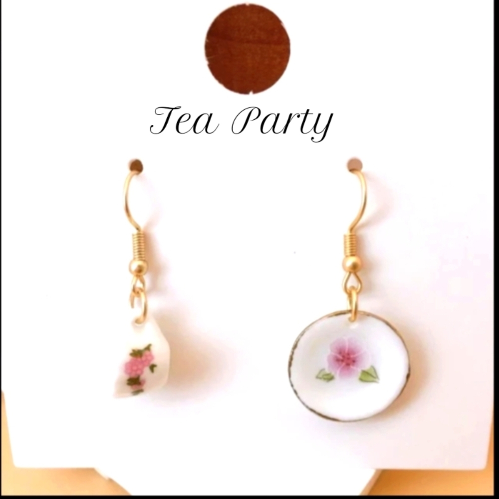 🆕It's A Tea Party Earring Set